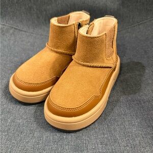 UGG Toddler Hamdi Boots Size 8